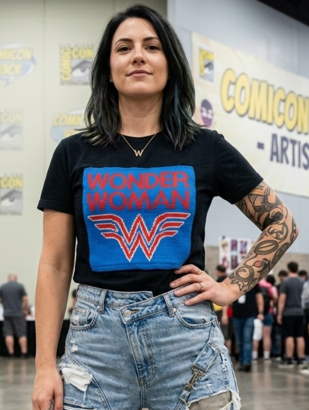 Wonder🦸‍♀️Woman Brand with Knit Graphic Tee - Black Short Cuffed Sleeves Sz M